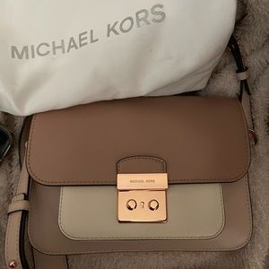 Michael Kors Slone Crossbody in Mauve & Pink